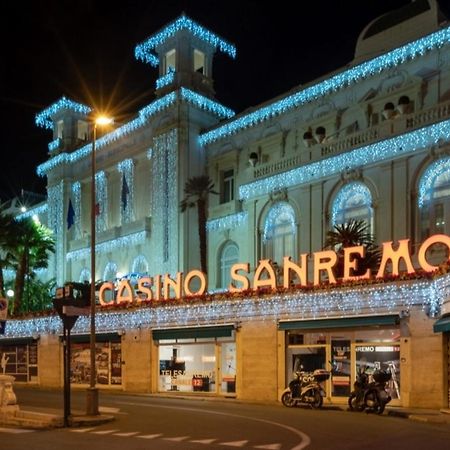 Casa Sanremo Tiziano Parking Gratis Spiaggia 15 Minuti A Piedi מראה חיצוני תמונה