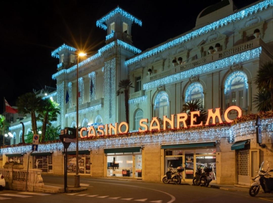 Casa Sanremo Tiziano Parking Gratis Spiaggia 15 Minuti A Piedi מראה חיצוני תמונה
