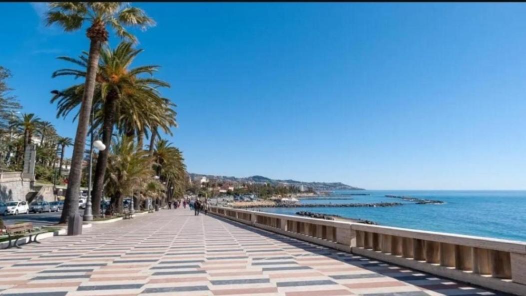Casa Sanremo Tiziano Parking Gratis Spiaggia 15 Minuti A Piedi מראה חיצוני תמונה