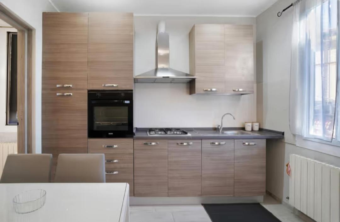 Casa Sanremo Tiziano Parking Gratis Spiaggia 15 Minuti A Piedi מראה חיצוני תמונה